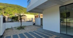 Sobrado com 3 Dormitórios Novo e Pronto para Morar na Praia de Bombas