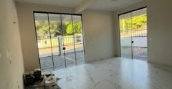 Sobrado com 3 Dormitórios Novo e Pronto para Morar na Praia de Bombas