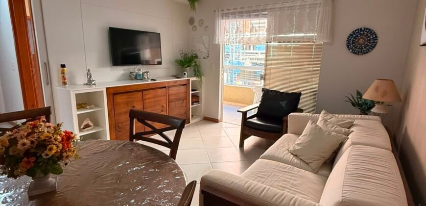 Apartamento com 2 Dormitórios Mobiliado e Decorado na Praia de Bombas