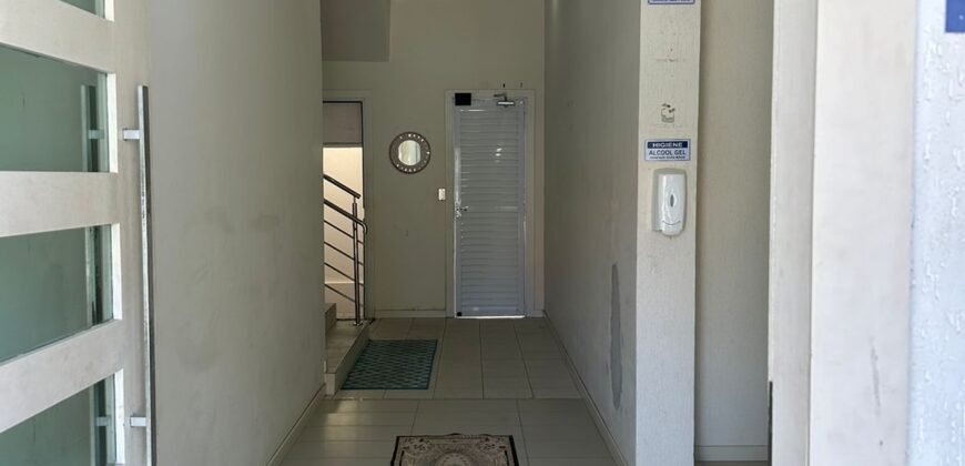 Apartamento na Praia de Mariscal com 2 Dormitórios á Venda – POR APENAS R$ 600.000