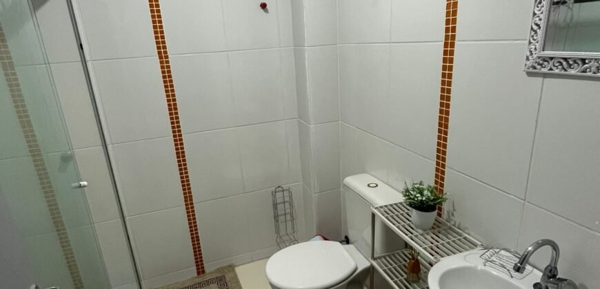 Apartamento à Venda na Praia de Bombas com 2 Dormitórios – R$ 800.000