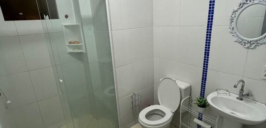 Apartamento à Venda na Praia de Bombas com 2 Dormitórios – R$ 800.000