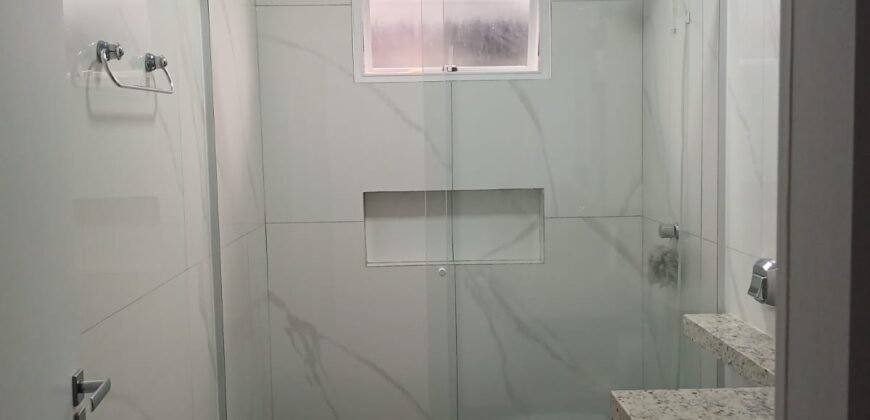 Excelente Casa na Praia de Bombas com 4 Dormitórios Por R$ 1.500.000