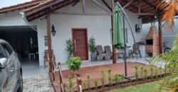 Excelente Casa na Praia de Bombas com 4 Dormitórios Por R$ 1.500.000