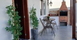 Excelente Casa na Praia de Bombas com 4 Dormitórios Por R$ 1.500.000