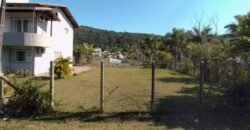 Terreno à Venda na Praia de Bombas por R$ 480.000