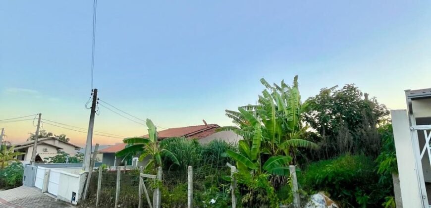 Terreno a apenas 400 metros da Praia de Zimbros Por R$ 600.000 – Excelente Oportunidade!