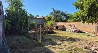 Terreno á venda na praia de Bombas Por R$ 525.000